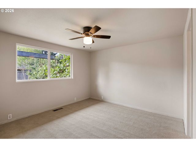 3786 KEVINGTON Ave, Eugene, OR 97405