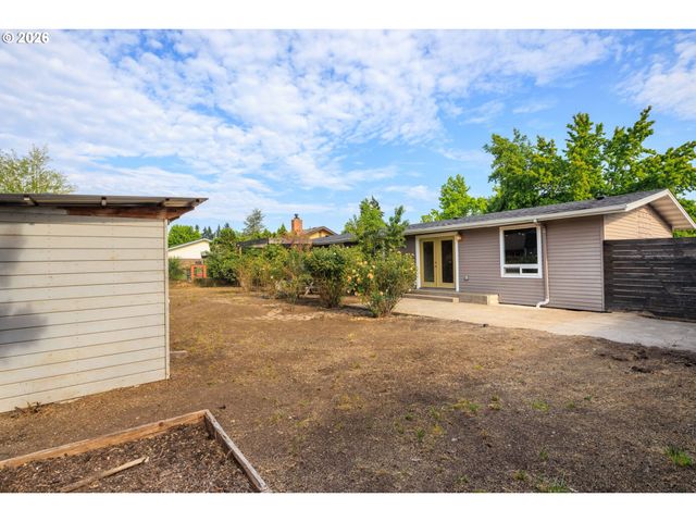 3786 KEVINGTON Ave, Eugene, OR 97405