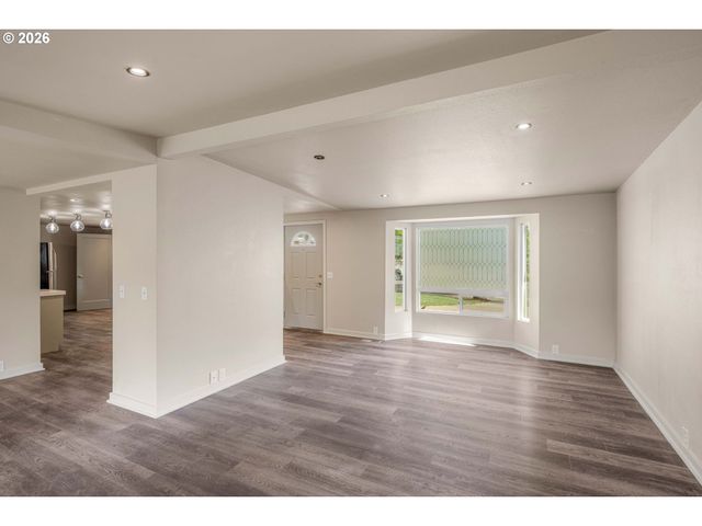 3786 KEVINGTON Ave, Eugene, OR 97405