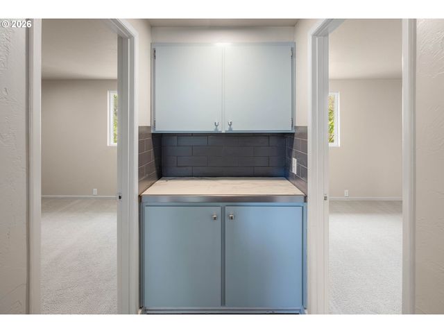 3786 KEVINGTON Ave, Eugene, OR 97405