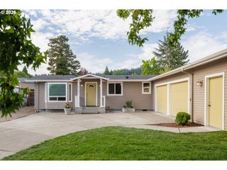 3786 KEVINGTON Ave, Eugene, OR 97405
