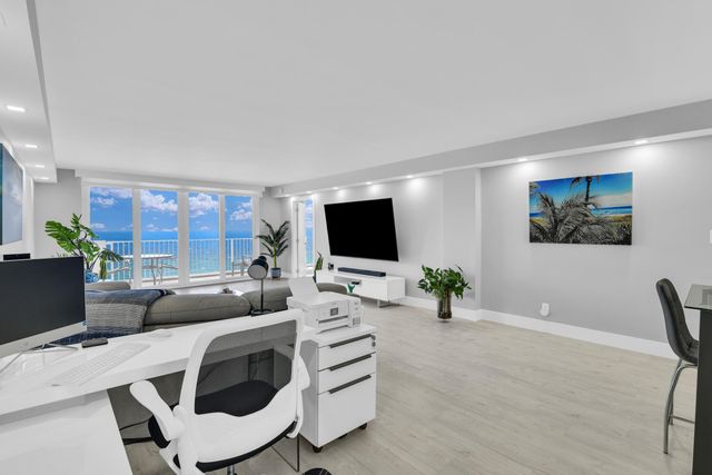 3000 S Ocean Boulevard 1103, Boca Raton, FL 33432