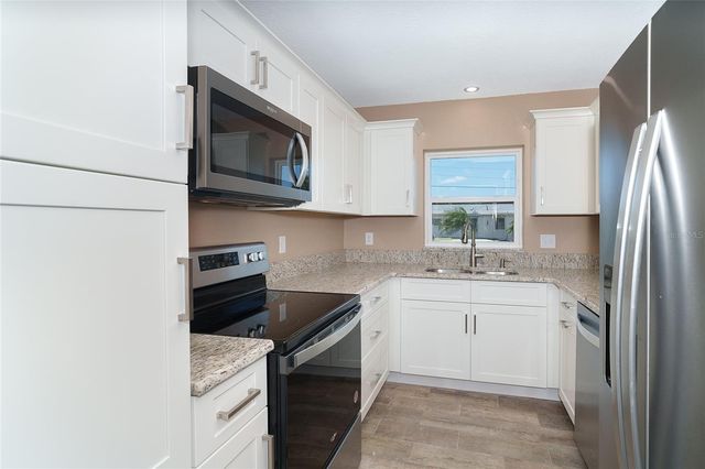 138 BUCKEYE AVENUE NW, Port Charlotte, FL 33952