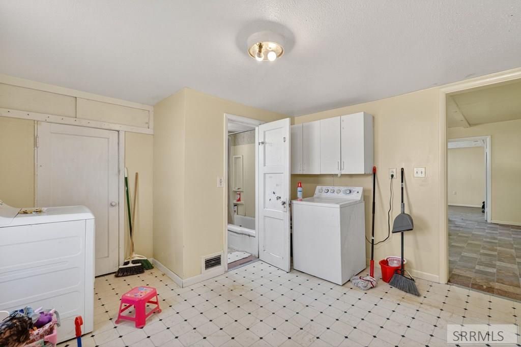 Image 30 of property listing at 1687 E 105th N, Idaho Falls, ID 83401
