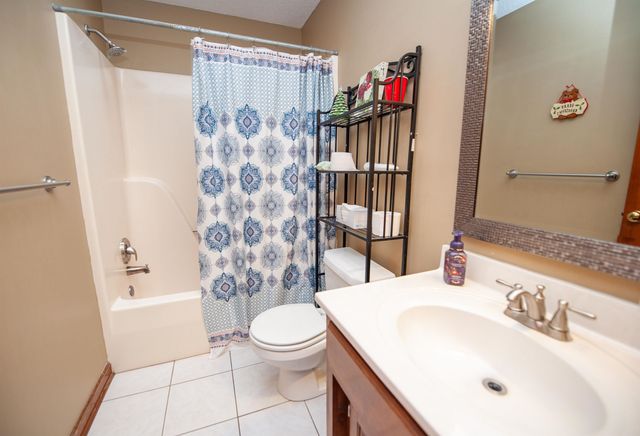 408 Lakewinds Boulevard, Inman, SC 29349