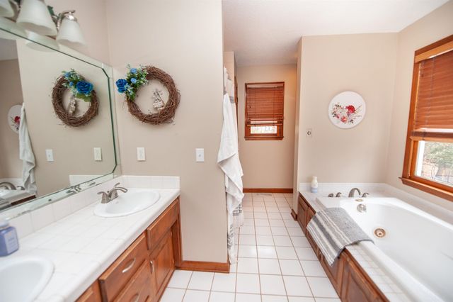 408 Lakewinds Boulevard, Inman, SC 29349