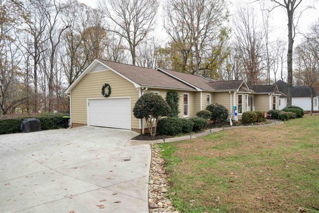 408 Lakewinds Boulevard, Inman, SC 29349