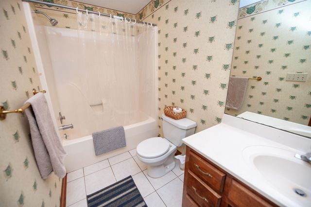 408 Lakewinds Boulevard, Inman, SC 29349