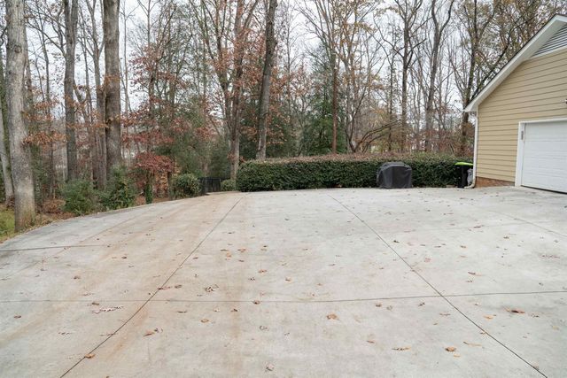 408 Lakewinds Boulevard, Inman, SC 29349