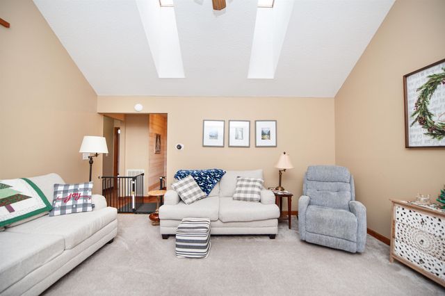 408 Lakewinds Boulevard, Inman, SC 29349