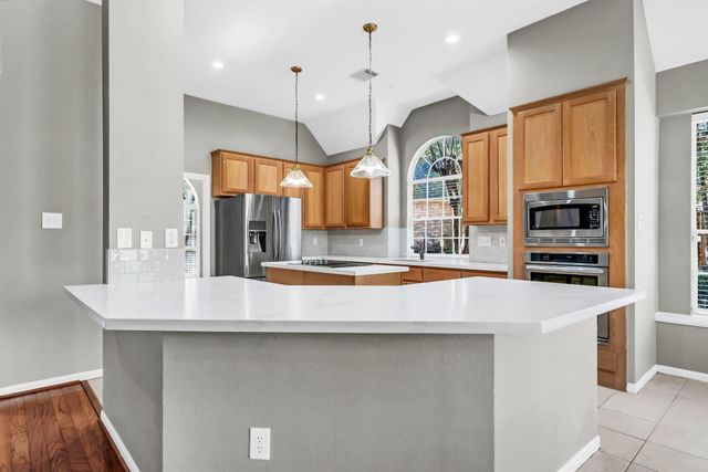 34 Sparklewood Place, The Woodlands, TX 77381