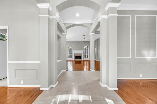 34 Sparklewood Place, The Woodlands, TX 77381