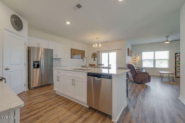 1810 Fox Meadows Circle, Bluff City, TN 37618