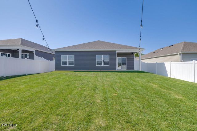 1810 Fox Meadows Circle, Bluff City, TN 37618