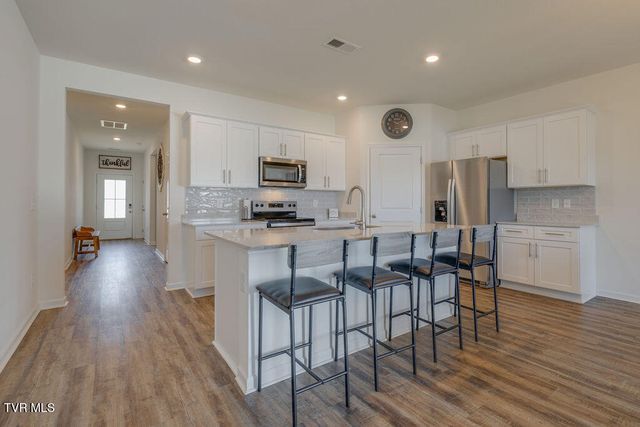 1810 Fox Meadows Circle, Bluff City, TN 37618