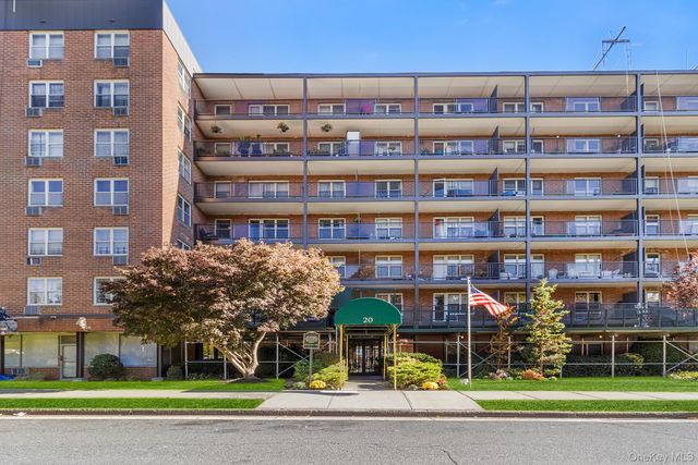 20 Wendell Street 39C, Hempstead, NY 11550