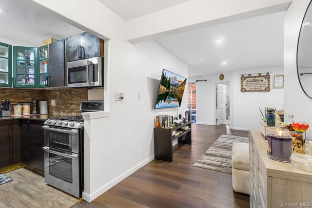 20 Wendell Street 39C, Hempstead, NY 11550