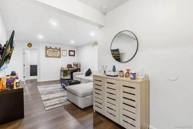 20 Wendell Street 39C, Hempstead, NY 11550
