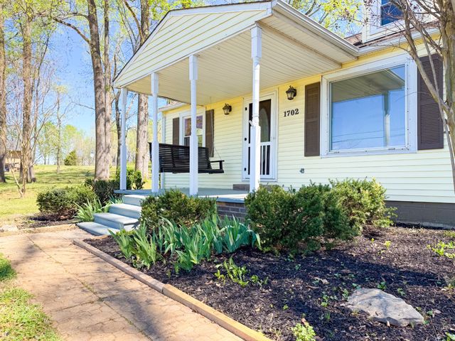 1702 Buffalo Rd, Lawrenceburg, TN 38464