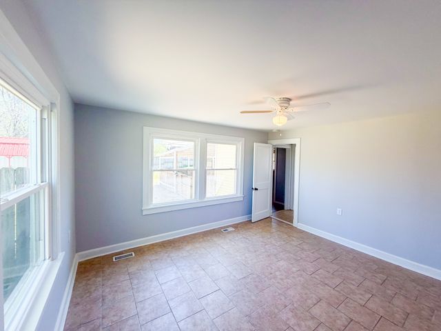 1702 Buffalo Rd, Lawrenceburg, TN 38464