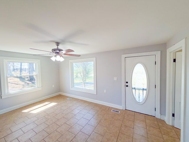 1702 Buffalo Rd, Lawrenceburg, TN 38464