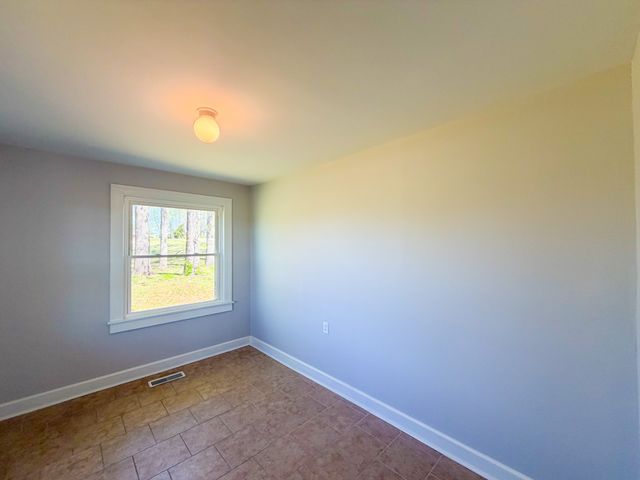 1702 Buffalo Rd, Lawrenceburg, TN 38464