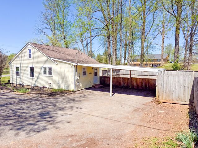 1702 Buffalo Rd, Lawrenceburg, TN 38464