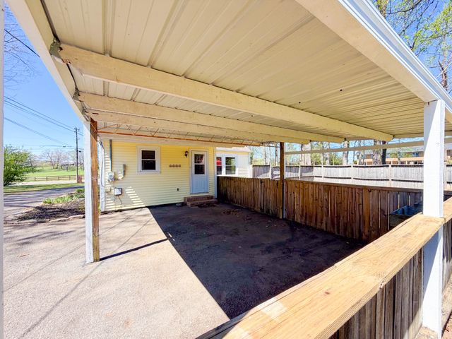 1702 Buffalo Rd, Lawrenceburg, TN 38464