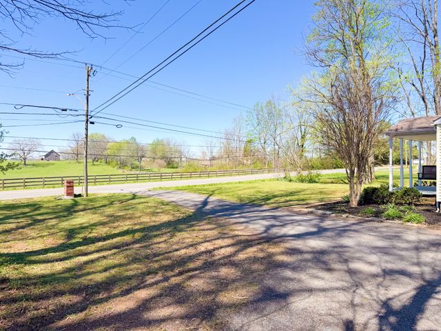 1702 Buffalo Rd, Lawrenceburg, TN 38464