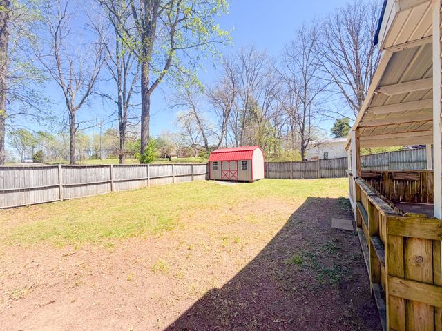 1702 Buffalo Rd, Lawrenceburg, TN 38464
