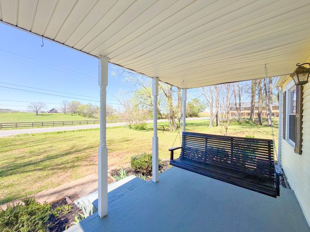 1702 Buffalo Rd, Lawrenceburg, TN 38464