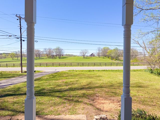 1702 Buffalo Rd, Lawrenceburg, TN 38464