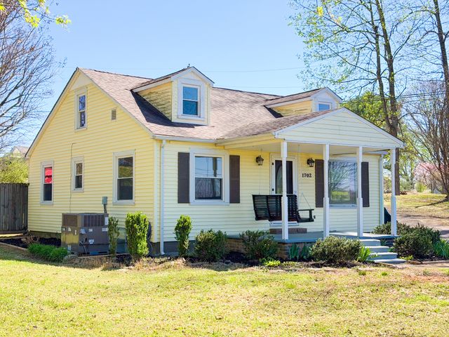 1702 Buffalo Rd, Lawrenceburg, TN 38464