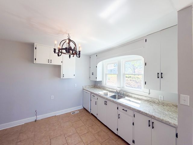 1702 Buffalo Rd, Lawrenceburg, TN 38464