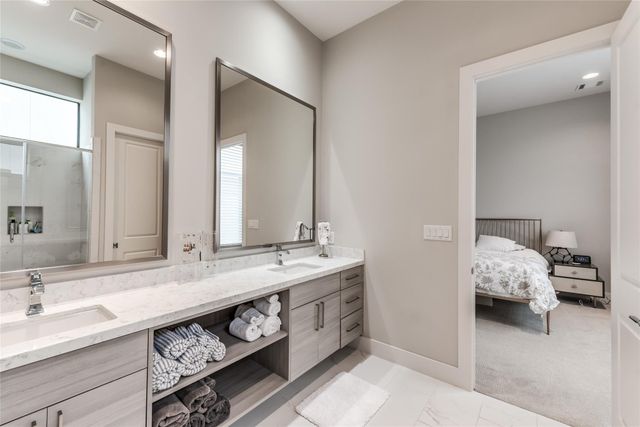 1004 California Street 402, Houston, TX 77006