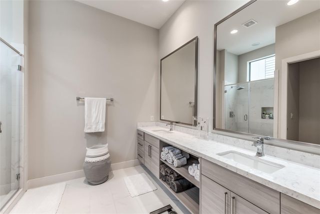 1004 California Street 402, Houston, TX 77006