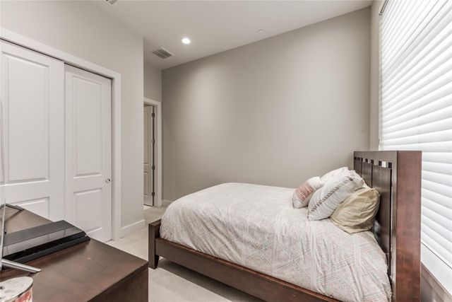 1004 California Street 402, Houston, TX 77006