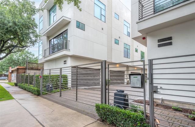 1004 California Street 402, Houston, TX 77006