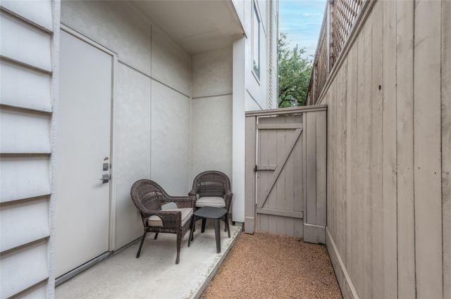 1004 California Street 402, Houston, TX 77006