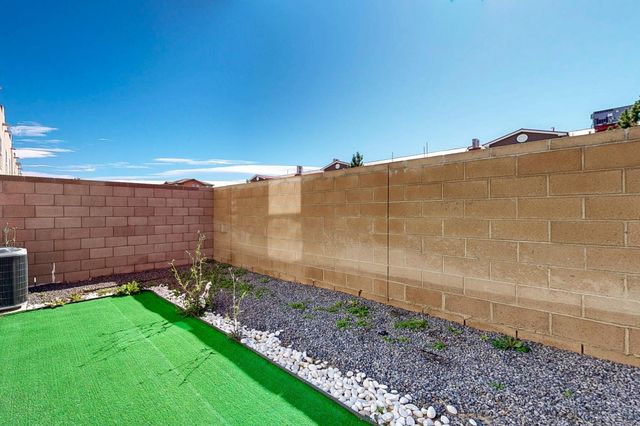 5714 PINNACLE PEAK Court NW, Albuquerque, NM 87114