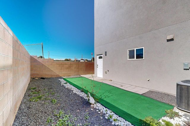 5714 PINNACLE PEAK Court NW, Albuquerque, NM 87114