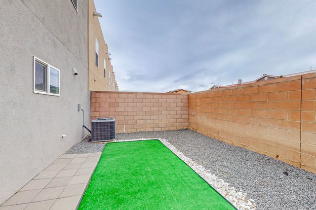 5714 PINNACLE PEAK Court NW, Albuquerque, NM 87114