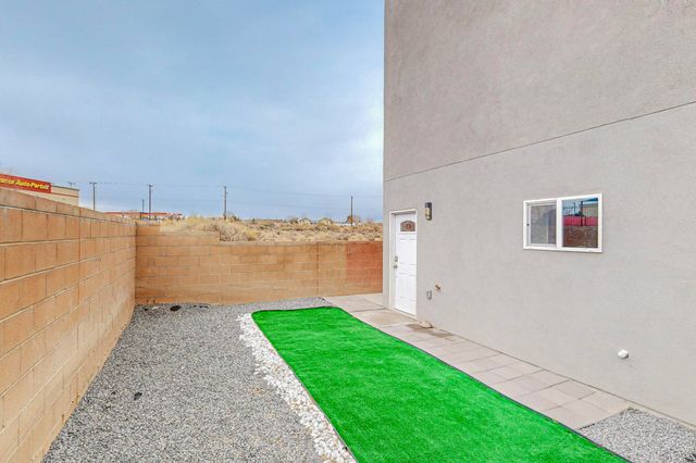 5714 PINNACLE PEAK Court NW, Albuquerque, NM 87114