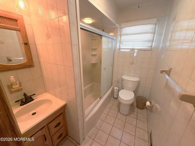 4 Glen Road, Howell, NJ 07731