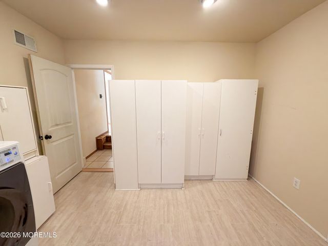 4 Glen Road, Howell, NJ 07731