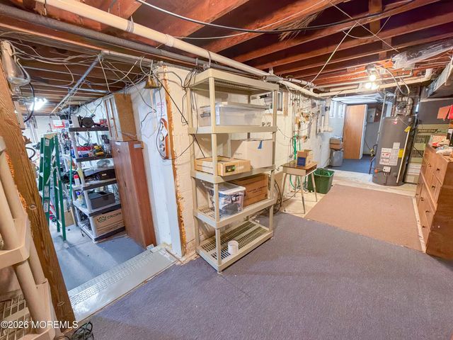 4 Glen Road, Howell, NJ 07731