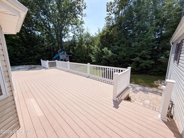 4 Glen Road, Howell, NJ 07731