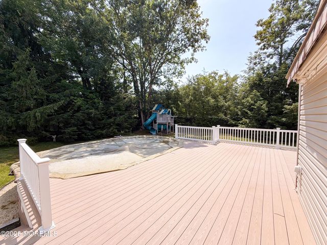 4 Glen Road, Howell, NJ 07731