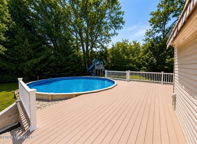 4 Glen Road, Howell, NJ 07731