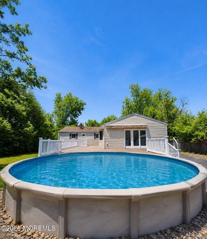 4 Glen Road, Howell, NJ 07731